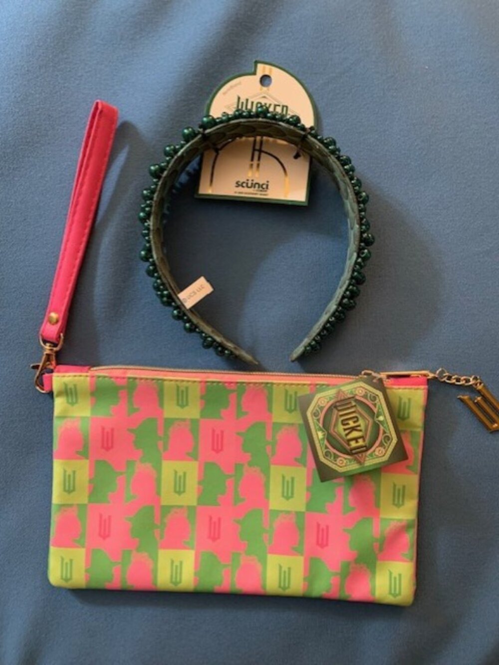 NWT 💚🪄🩷Wicked Wristlet + Headband Bundle